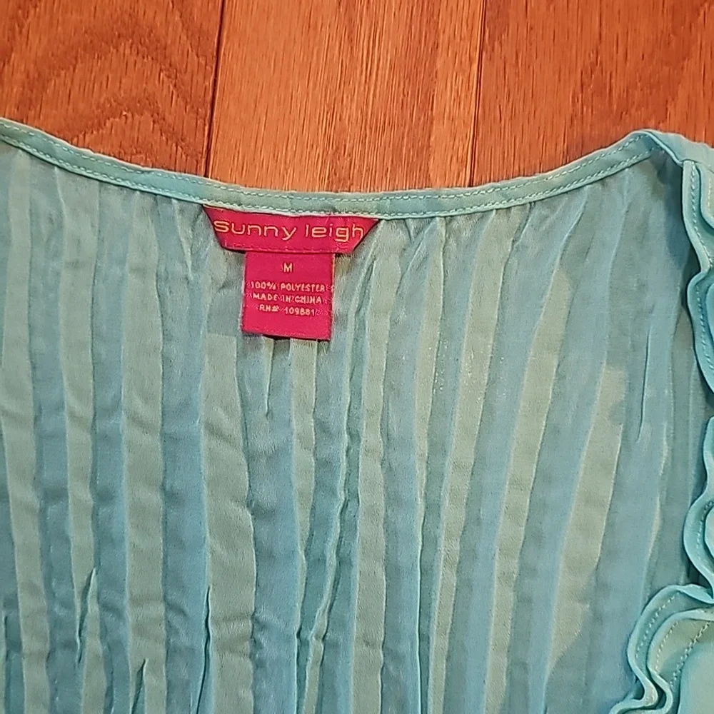 Womens SUNNY LEIGH Shirt. Size M. Color Green. - Picture 2 of 7